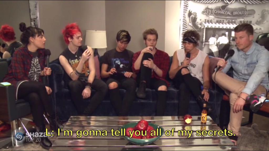 5SOSAsParksNRec's tweet photo. http://t.co/hDuLfN78JX