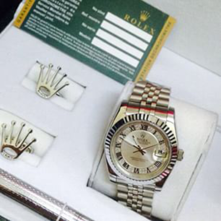 #ميول_والدك_في_كره_القدم
طقم رولكس فضي 
السعر 500 للطلب واتساب 0500616320
