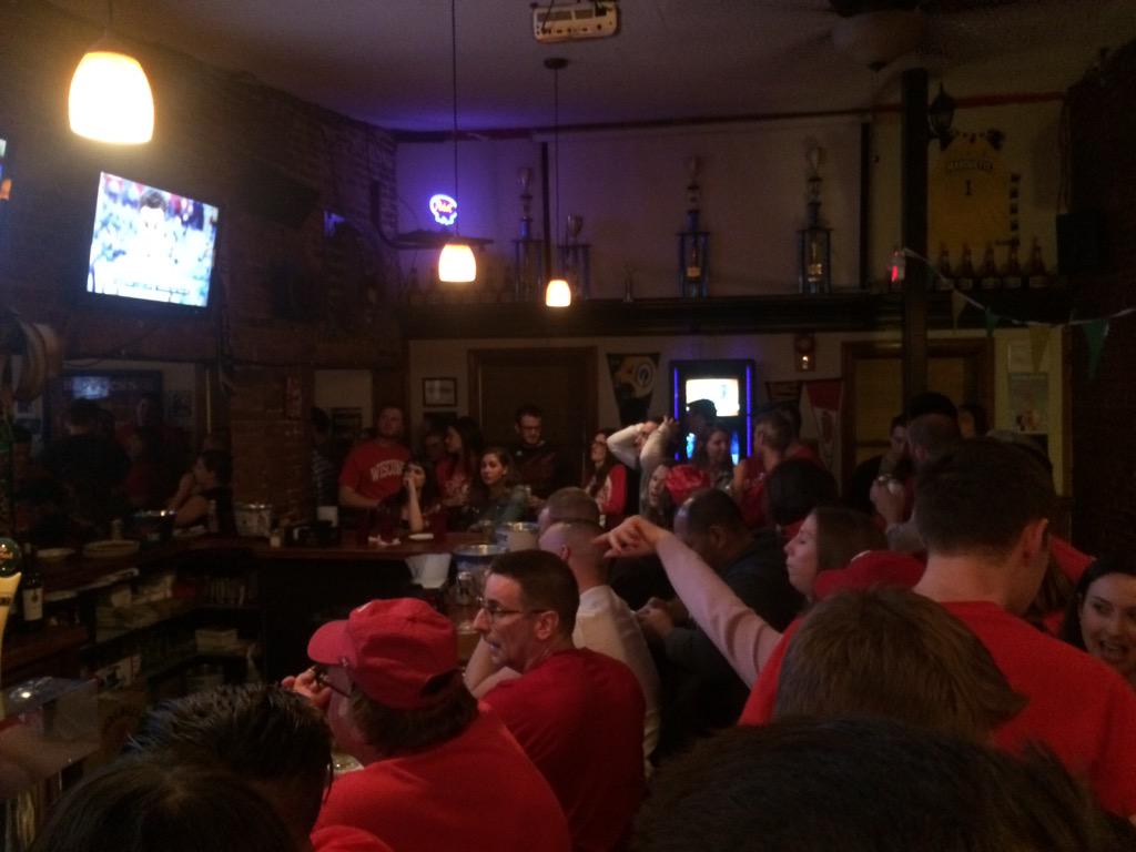 dan_kirk__'s tweet photo. @UWBadgers @BadgerMBB at @Hamiltonsdc in the shadow of the US Capitol in DC! #DCBadgers http://t.co/NytTT6MLG3