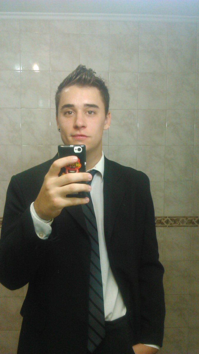 NicolasAimale's tweet photo. Esperando la hora http://t.co/fuhHqu2TbA