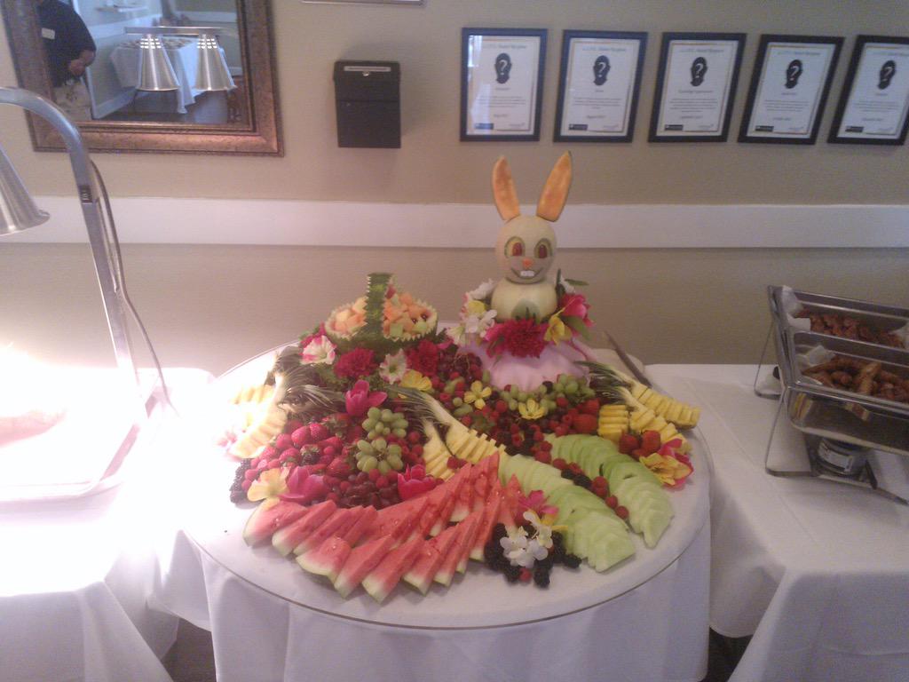 FrontierDonna's tweet photo. Darling Easter Table!  Well Done Steven @GreenhavenALF @GreenhavenLED #FrontierCulture http://t.co/eNpj9TrcgS