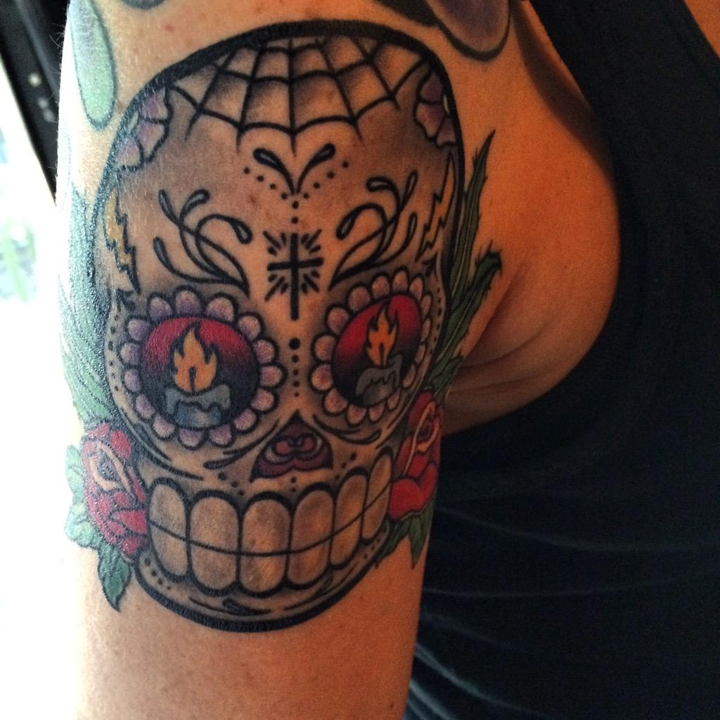 khaley213's tweet photo. How sexy is my shoulder? #anejo1717 http://t.co/sqc27y5Nle