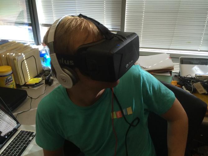 seeleyjordanm's tweet photo. Playing around with the #oculus today... You can't tell but I'm a robot sitting in a neon cafe #viterbiplus http://t.co/SDaaubi0lZ