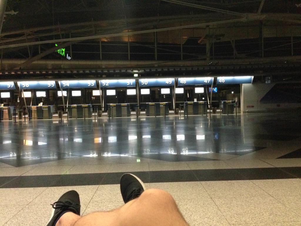 SwMatteo's tweet photo. Empty aeroport 👯😅 http://t.co/pTNTiH9ARz