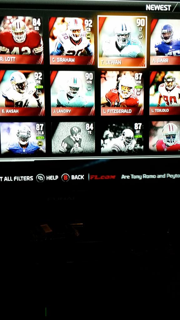 Complocive's tweet photo. @WeFindGiveaways doing a huge elite giveaway! 30 in total, Must RT and follow to enter. Winner chose 11:30 Est. GL http://t.co/Qlx6855pb6