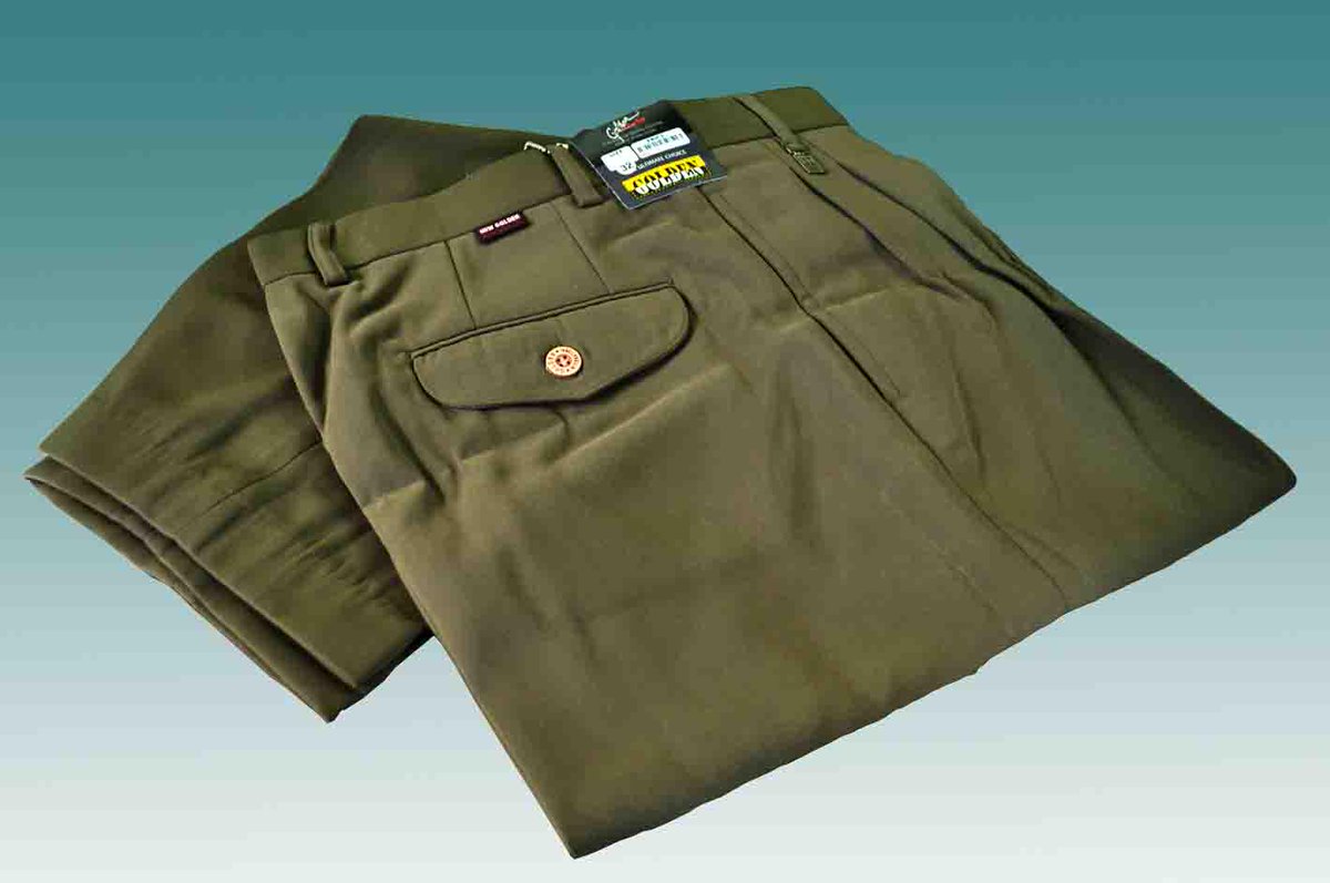 tips untuk membeli celana panjang, usahakan membeli celan panjang yang tidak ada lipatan di bawah sabuk,,