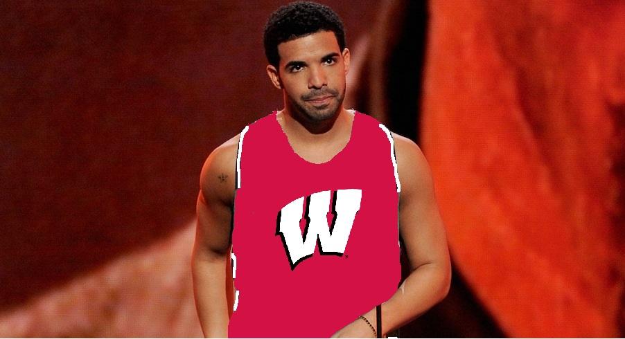 TopFBPosts's tweet photo. Drake be like... http://t.co/5wk9mMS2aL
