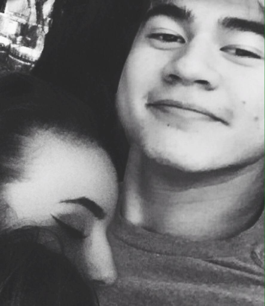 skylumfanpage's tweet image. my beautiful parents