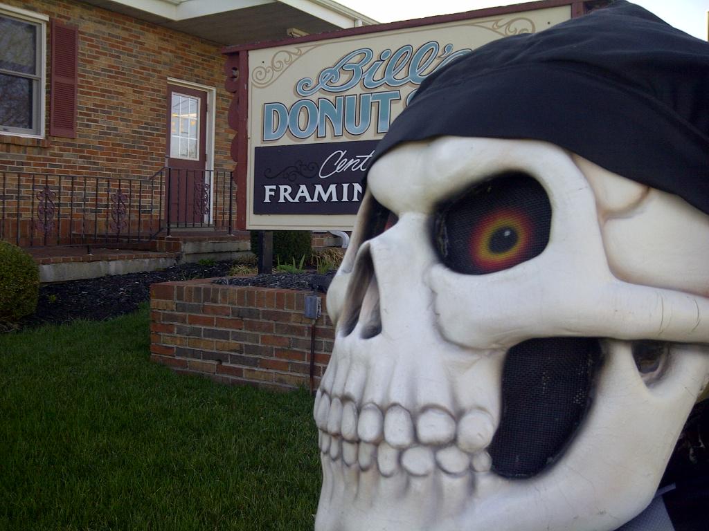 DemonzBonez's tweet photo. What a Demonztastic day. Started getting some of Bill's Donuts http://t.co/N9NpESFMdF