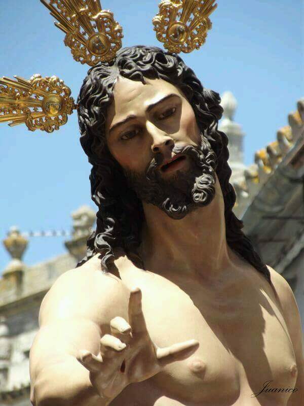 HUMILDADDELEBRI's tweet photo. No busquéis entre los muertos al que vive!! Cristo ha Resucitado!! Feliz Pascua de Resurrección!!! http://t.co/dG8Uqsjs44