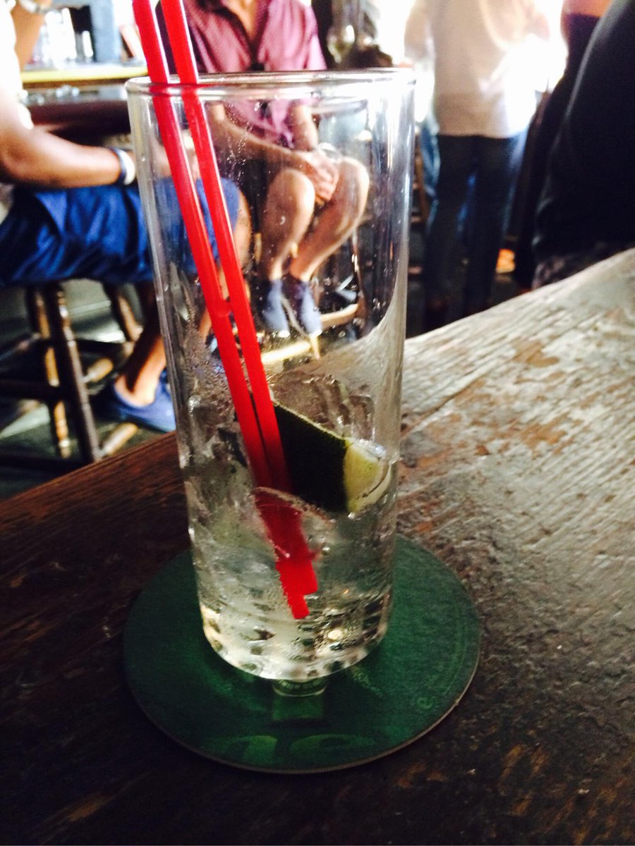 Thenightlycrew's tweet photo. From Ye Olde King's Head via @BARTRENDr: First mojito down! #saturdaynightsalright @lucasjordan10 @peachschnapps http://t.co/LoxZUh0s5p