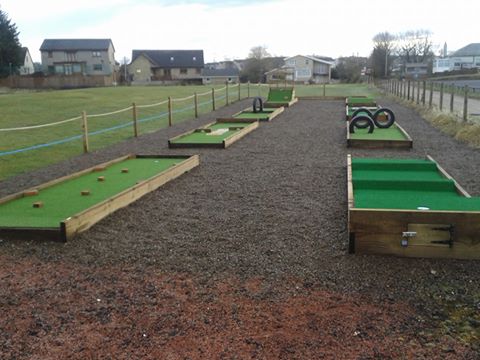 Happy Easter Sunday!9Hole Crazy Golf!Fun for all the family! Adults £3, under 16s £2 &amp; Under 3s £1 #crazygolf #golf