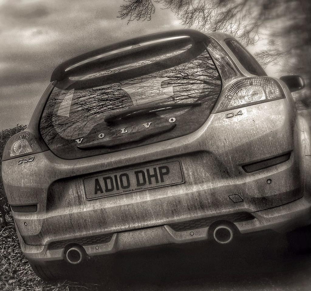 barry_young3966's tweet image. Anyone fancy cleaning this for me? #whitecar #wrongcolour #dirtyroads #cantbearsed