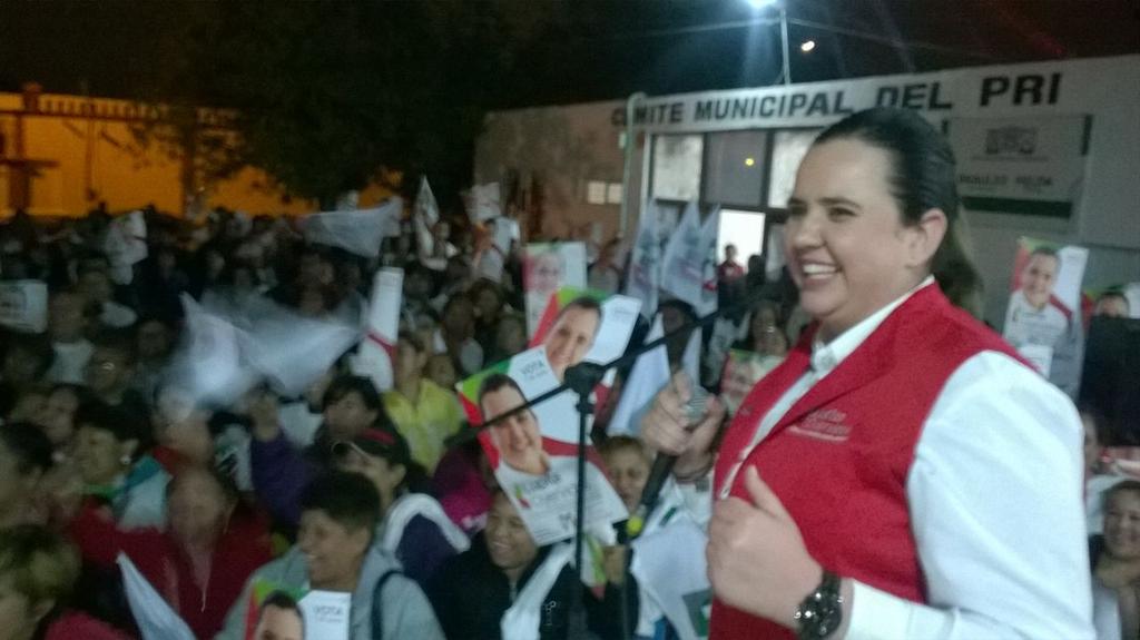 ozdeleon's tweet photo. @gpeoyervides @distrito03 Aquí en #Coahuila tenemos a #LosMejoresCandidatos #PRI #TrabajandoPorLoQueMásQuieres http://t.co/hmgnpgomTH