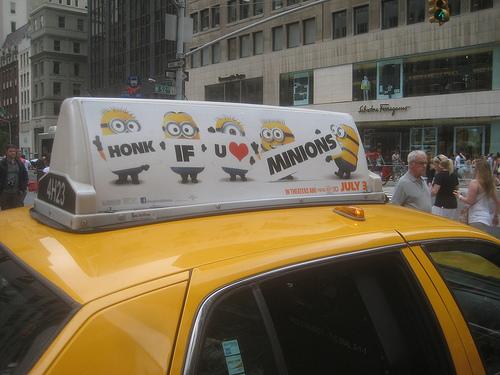 Desmet24's tweet photo. @laetitialemaire J'ai trouvé l'enseigne idéale pour ta reconversion prochaine en chauffeur de taxi http://t.co/wxAbDCnYDV