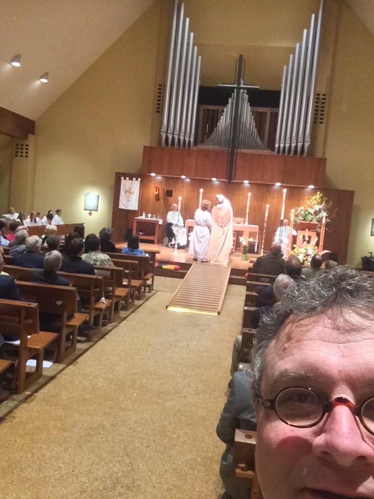 Got a selfie while <a href="/RtRevDeadHead/">Brian Seage</a> took Easter selfie.  #being1church