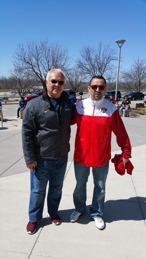 cpalacios773's tweet photo. @LuisOmarTapia saludos a la familia palacios muñóz desde kansas city http://t.co/OKrbaCB0dZ