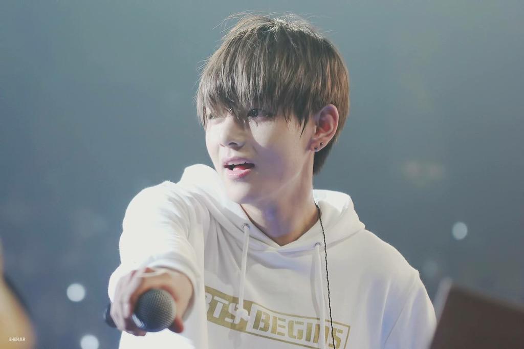 Momo_MiuMiu's tweet photo. #TheRedBulletInChile #TheRedBulletInLatinAmerica
@BTS_twt
Alíen Cute 😚~~ http://t.co/AMvETMJ317