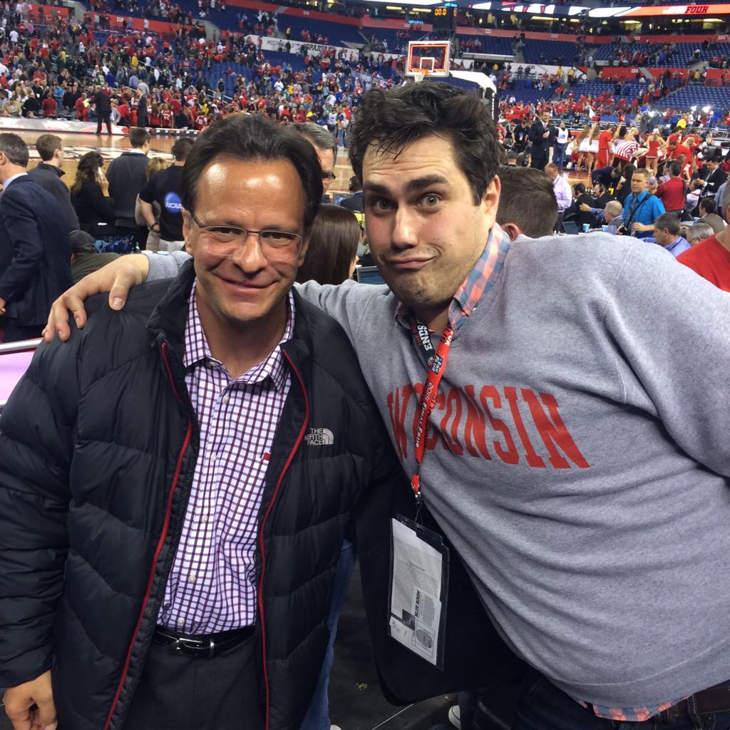 BarstoolBigCat's tweet photo. BAHAHAHA! http://t.co/H8bZRE9Lp1
