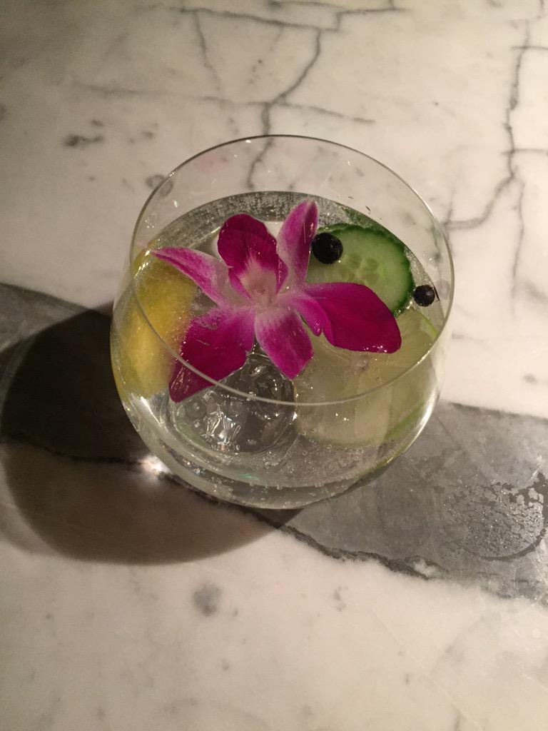 carlosphilster's tweet photo. Gin and tonic #ingakonstigheter #lastnightin #LA http://t.co/7z1grUWWKe