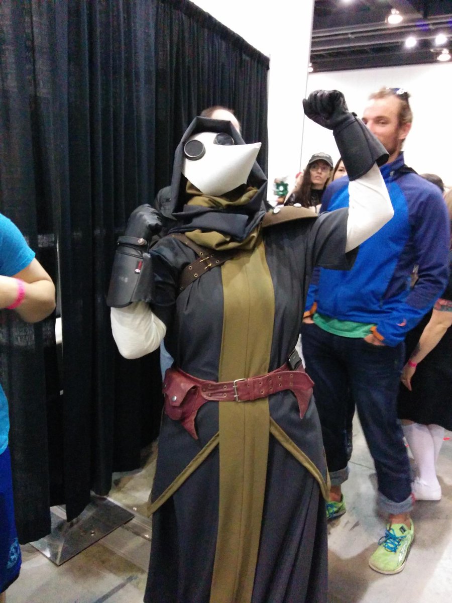 steamcharlie's tweet image. My friend got a better picture of my @DarkestDungeon costume from Fan Expo today c: