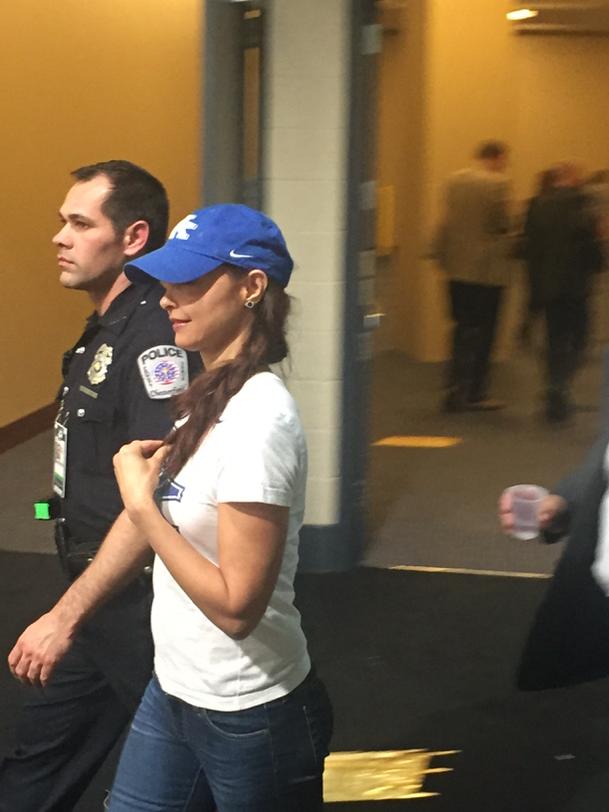 jlscarbroughJD's tweet photo. Top notch coverage lol RT“@GoodmanESPN: Ashley Judd leaving the arena. http://t.co/1aQTrJHqYB”