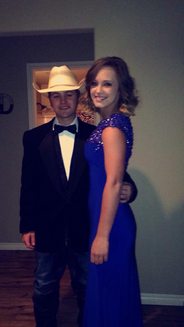 MakylaWideman2's tweet photo. Prom was cool http://t.co/5yGIzCqLHb