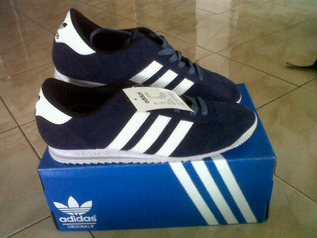 Ready stock /// ADIDAS SL 72 Biru Navy, yang kemarin telat order ayo silahkan gan di order lagi .