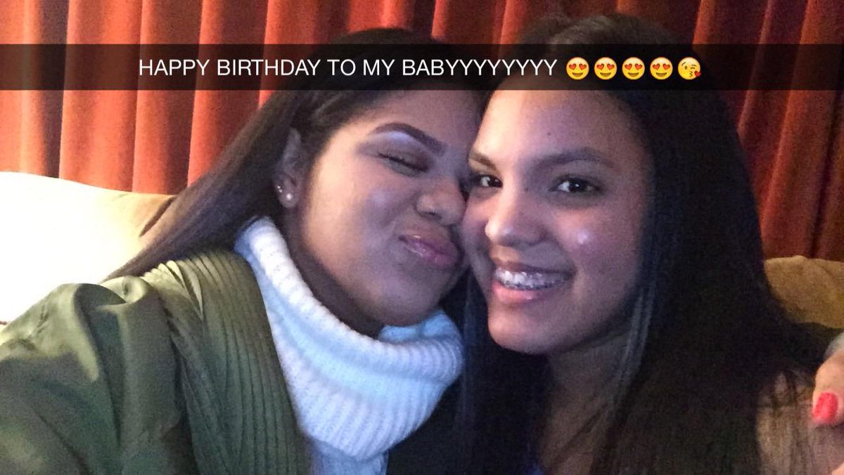 SinnGiss's tweet photo. Happy birthday to my morena!!! 😘🎉🎈 @uniqueyeilinx3 http://t.co/PDyq4bUi7X