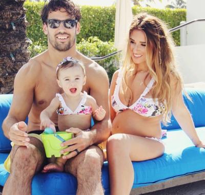 Family_Goals's tweet photo. The Decker Family 😍💖 http://t.co/XjCqVS1LXV