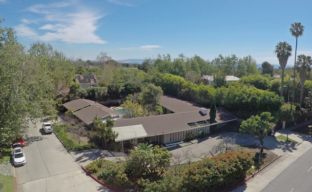 modernhomesla's tweet photo. #PcPal 1956 #midcenturymodern #Parra_House by Edward_H_Fickett 4M http://t.co/iHs6WyJsL7 #architecture #aerial http://t.co/kAHJRqFtQF