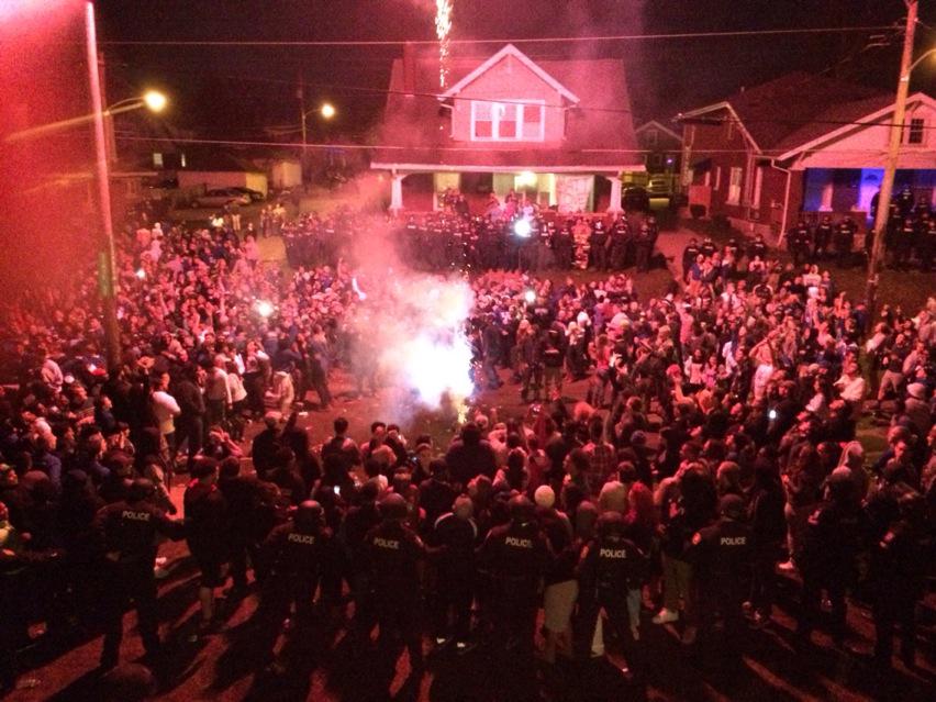 AP_Top25's tweet photo. From one #StateStreet http://t.co/4Vb9GcMLOK (h/t @Anne_Halliwell) ...