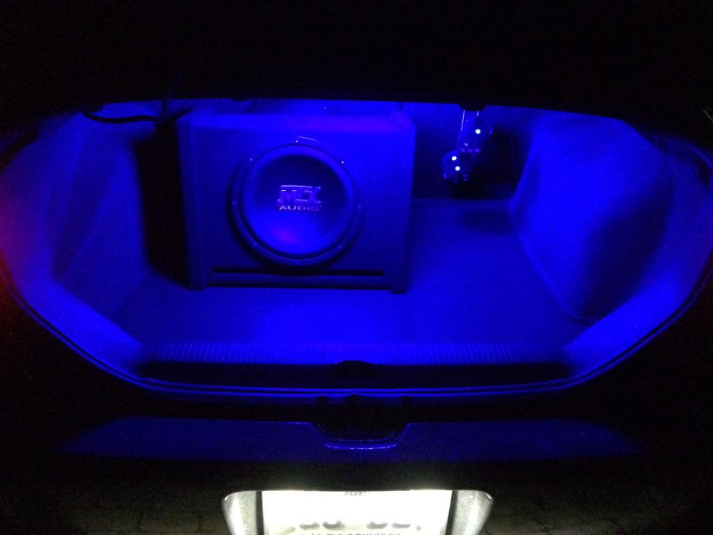 JasonCayouette's tweet photo. @mat_sutter  nice trunk ;) http://t.co/milScoi6Ln