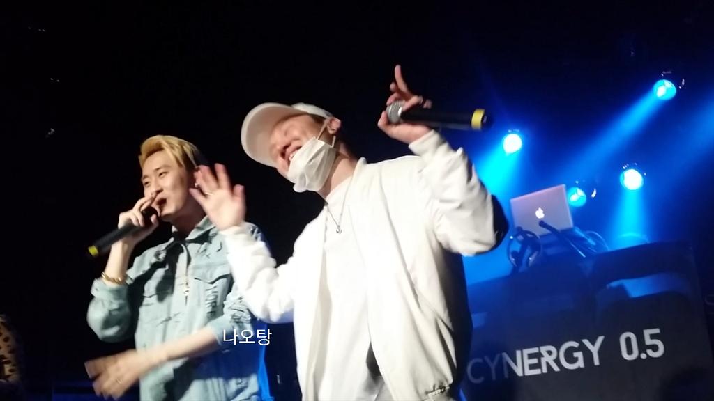 n__AOMi's tweet image. @ChanceyTheGlow @RoydoMusic @OfficRoyalClass #rycl #ROYALCLASS #roydo #chanceytheglow  이상해~~~ㅋㅋㅋㅋㅋㅋㅋㅋ