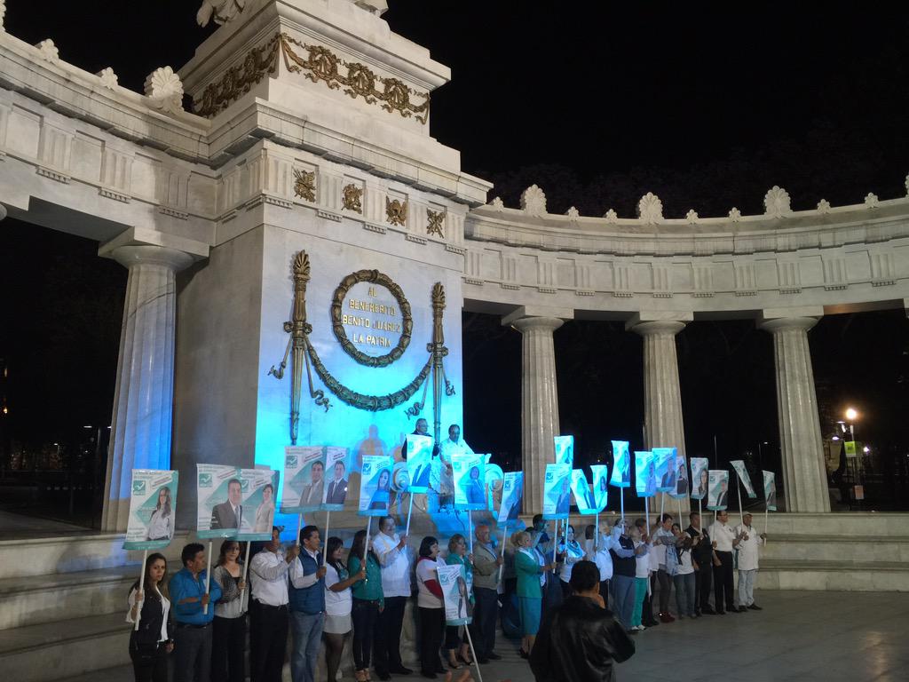 Constantino_Mx's tweet photo. #SerTurquesa es dignificar la política, la deliberación y el debate de altura. #IniciaCampañaTurquesa @Luiscasob http://t.co/PXyNCzI63E