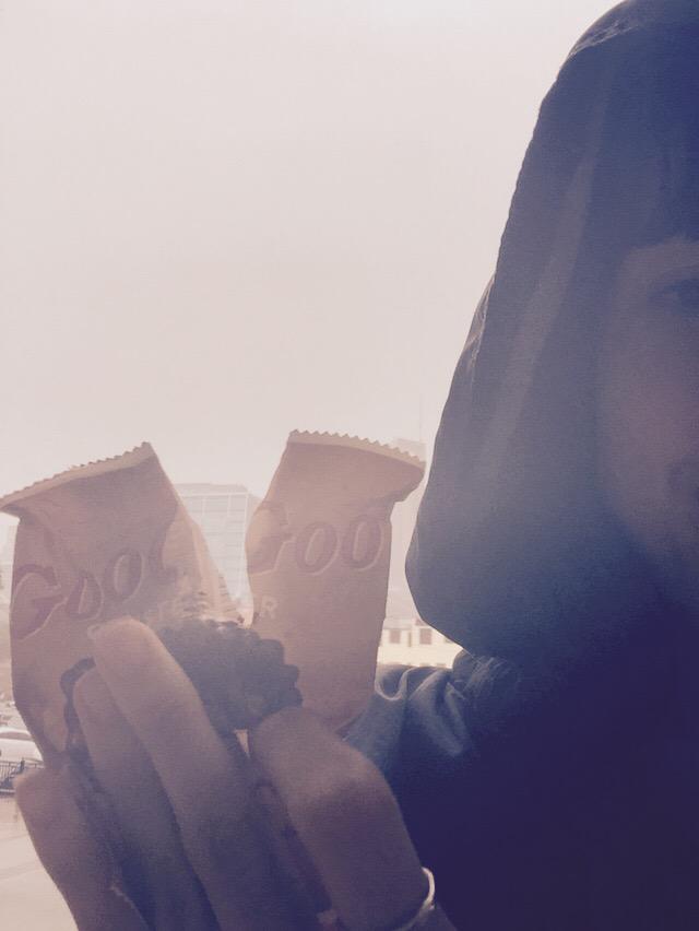 MStutz_RT's tweet photo. Munching on my last GooGoo while seeking shelter from the downpour. Later Nashville, see ya'll in Chicago! #aota15 http://t.co/nyh4H4epy1