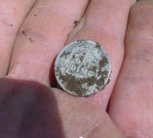 Cutaplug's tweet image. Gold, Silver, and iffy @Minelab CTX 3030 live dig! buff.ly/1Q6tO89