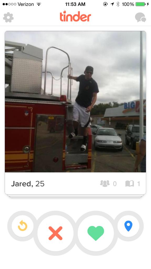jcoy2011's tweet photo. @katiemyladie13 whys @j_matthew08 tindering if y'all so happy together ? http://t.co/9LLhyzrKaR
