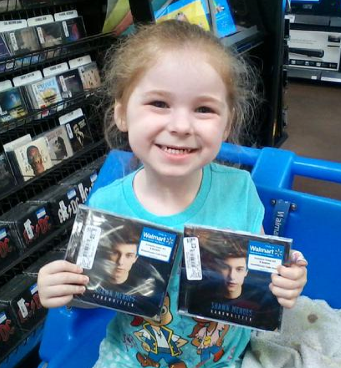 ShawnMendes's tweet photo. Head to a store for #HandwrittenBuyoutsDay6 today &amp; tweet me photos ! Followin a bunch of u now ! http://t.co/Fn5Rc0k6QS