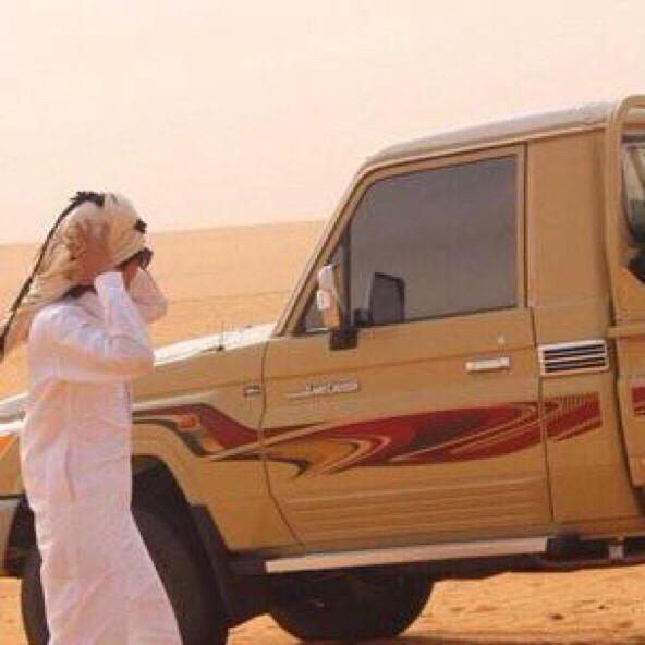 وجد حالي ، من حنينٍ ما تذرّيه الذواري  كل ما هبّ النسيم العذب ضيّعني هبوبه