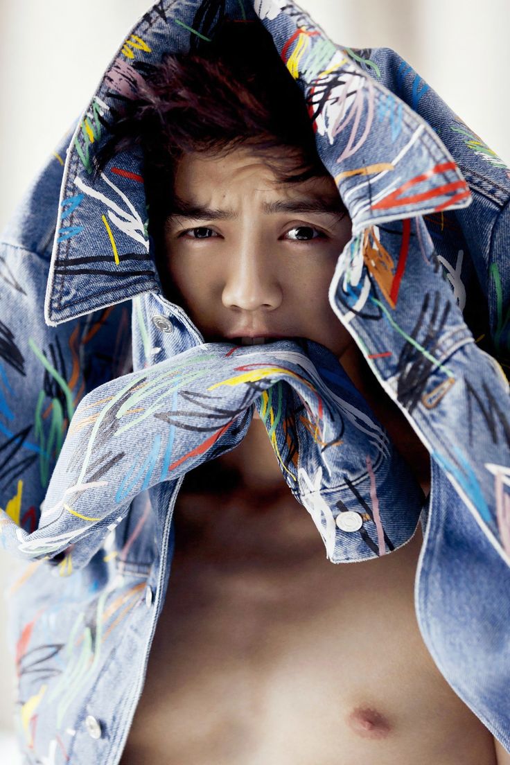 Happy birthday Lu Han, who is pretty & manly at the same time keke.   