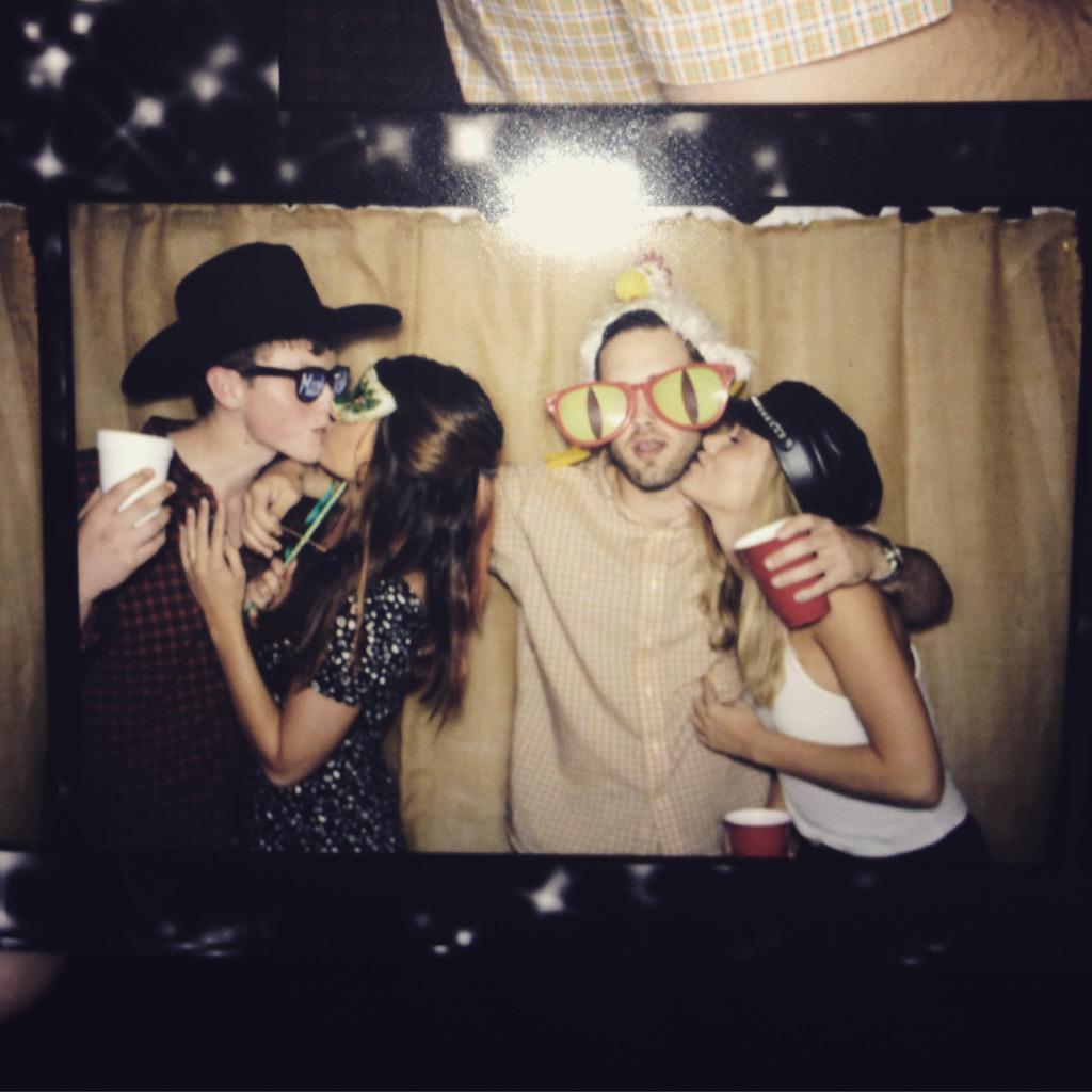 BonnerLBlack's tweet photo. Photobooth with my crew✌️ @KatieMaeSmith  @chacesauls @brad_blackburn http://t.co/nxTxjaRpma