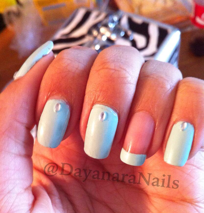 Coral Blue nails ! Kinda my favourite right now ☺️💅