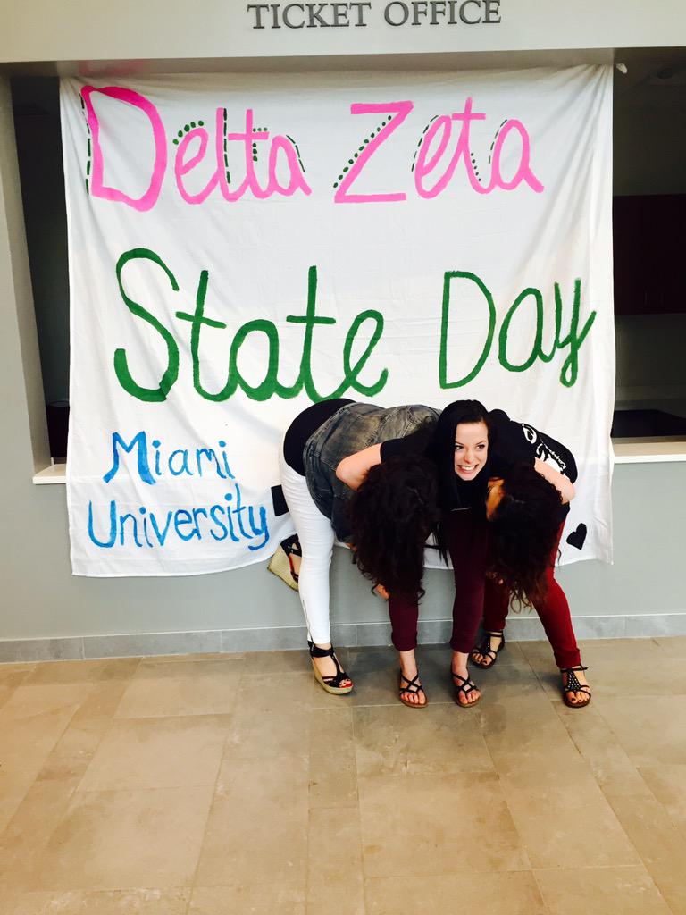 rosieposie011's tweet image. We put the fun in dysfunctional @DZRegionV #DZStateDay2015 #pledgeclass