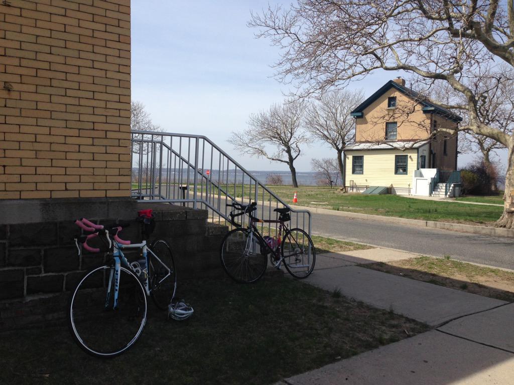 MichelePaul_'s tweet image. 1st brick of the season done! 19 miles 🚴🏻1.25 🏃 @lifetimefitness #indoorTRI 7 days 🏊🏻🚴🏻🏃@MoiraHoran #jgssm