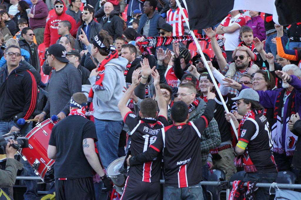 namujyoon's tweet image. Serenading #SectionW with @BAPoltronieri and @BBSC_Capo! Love this city and this club @OttawaFuryFC #FuryFC