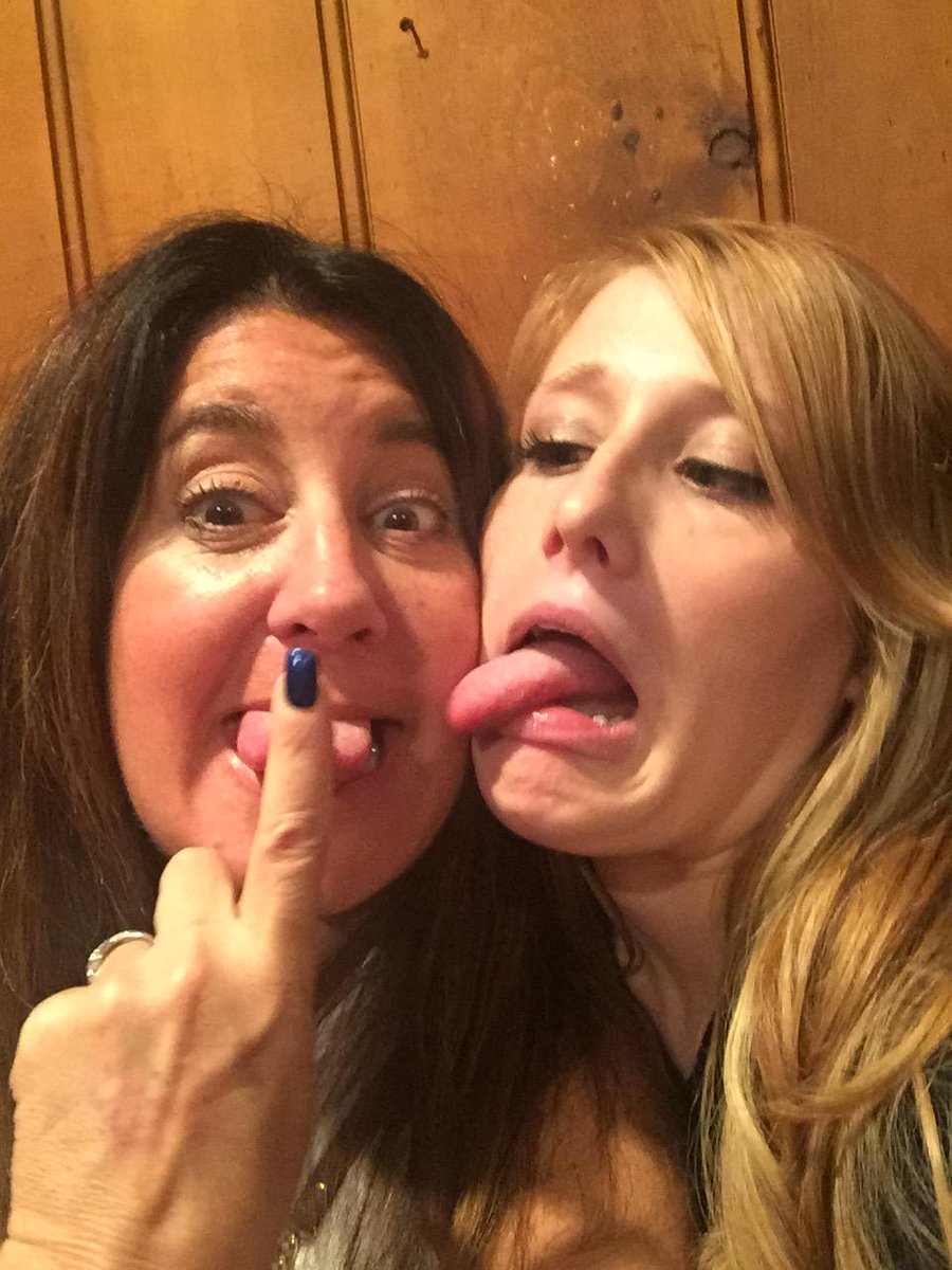 venticarmel's tweet photo. @kennamiggs #missingthisface #wsumoms2k15 http://t.co/w97nHOfRmP
