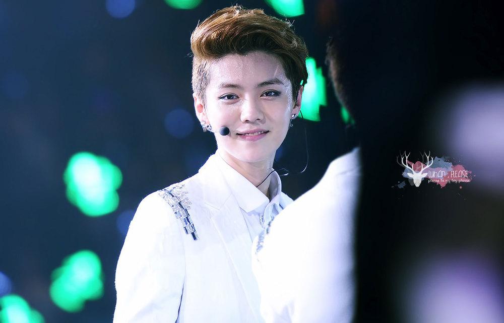 _LUHANPLEASE's tweet photo. 你的眼神 充滿美麗 帶走我的心跳 ♡

#HappyLuhanDay http://t.co/1L2tCxMEg4