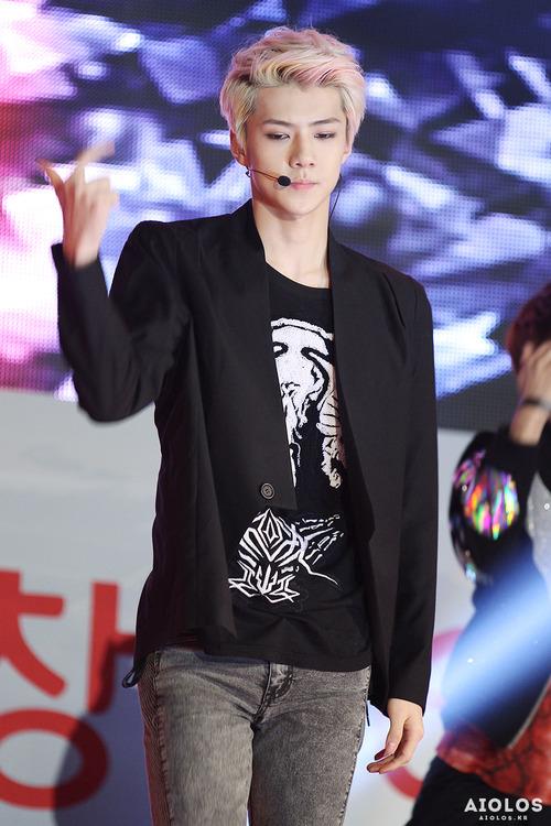 ce_hun's tweet photo. S E H U N ~
#Sehun #Exo http://t.co/EHvrDfeeu4