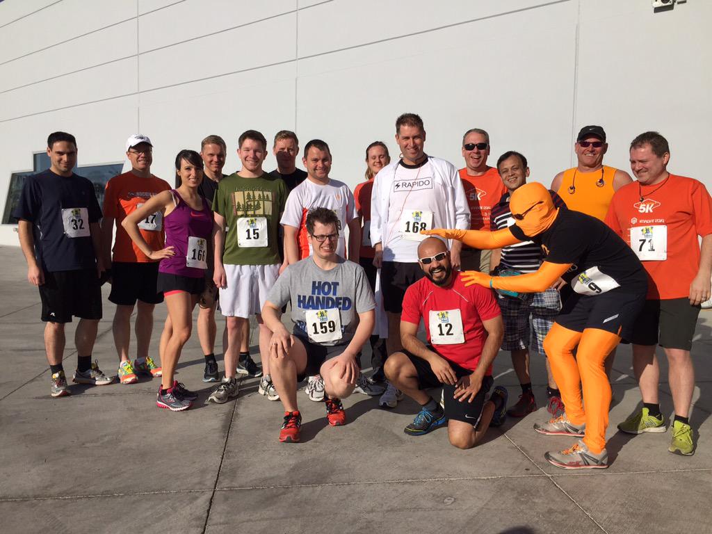 Clustrix: Our CEO @MikeAzeve living fast at the finish line of the #imaginecommerce 5k! #LiveFastCLX http://t.co/5CRnMyqiDt